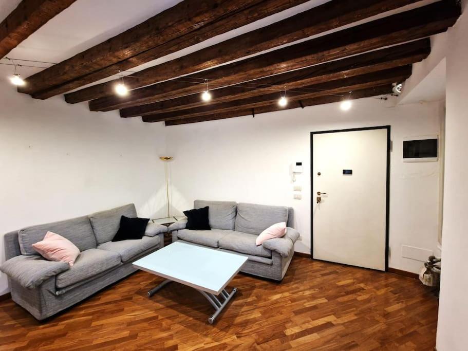 Magnifico Appartamento Ristrutturato ミラノ エクステリア 写真